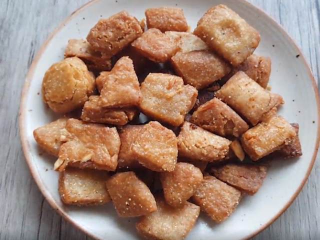 How To Make Shakar Para | Easy Shakar Para Recipe Video