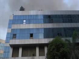 मुंबई में मॉल में आग लगने के सिलसिले में छह लोगों के खिलाफ मामला दर्ज मुंबई में मॉल में आग लगने के सिलसिले में छह लोगों के खिलाफ मामला दर्ज
