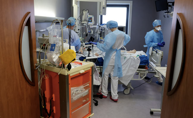 कोरोना की पांचवीं लहर की दस्तक कर रहे महसूस : फ्रांस के स्वास्थ्य मंत्री बोले