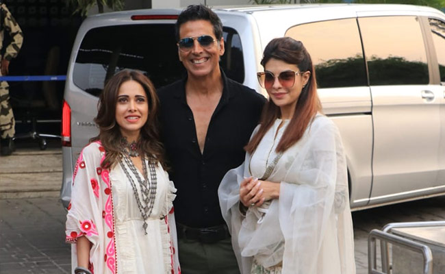 Jacqueline Fernandez And Nushrratt Bharuccha Applying Their Makeup When Travelling Is Literally All Of Us