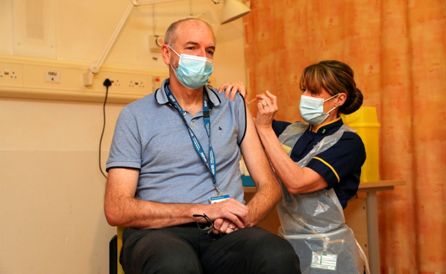 Growing Evidence On Oxford Shot Should Guide Other Countries, Vaccine Chief Says