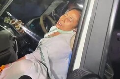 Top Story Of The Day: Mamata Banerjee Injured In Nandigram, Says Was Pushed By 4-5 Men Top Story Of The Day: Mamata Banerjee Injured In Nandigram, Says Was Pushed By 4-5 Men