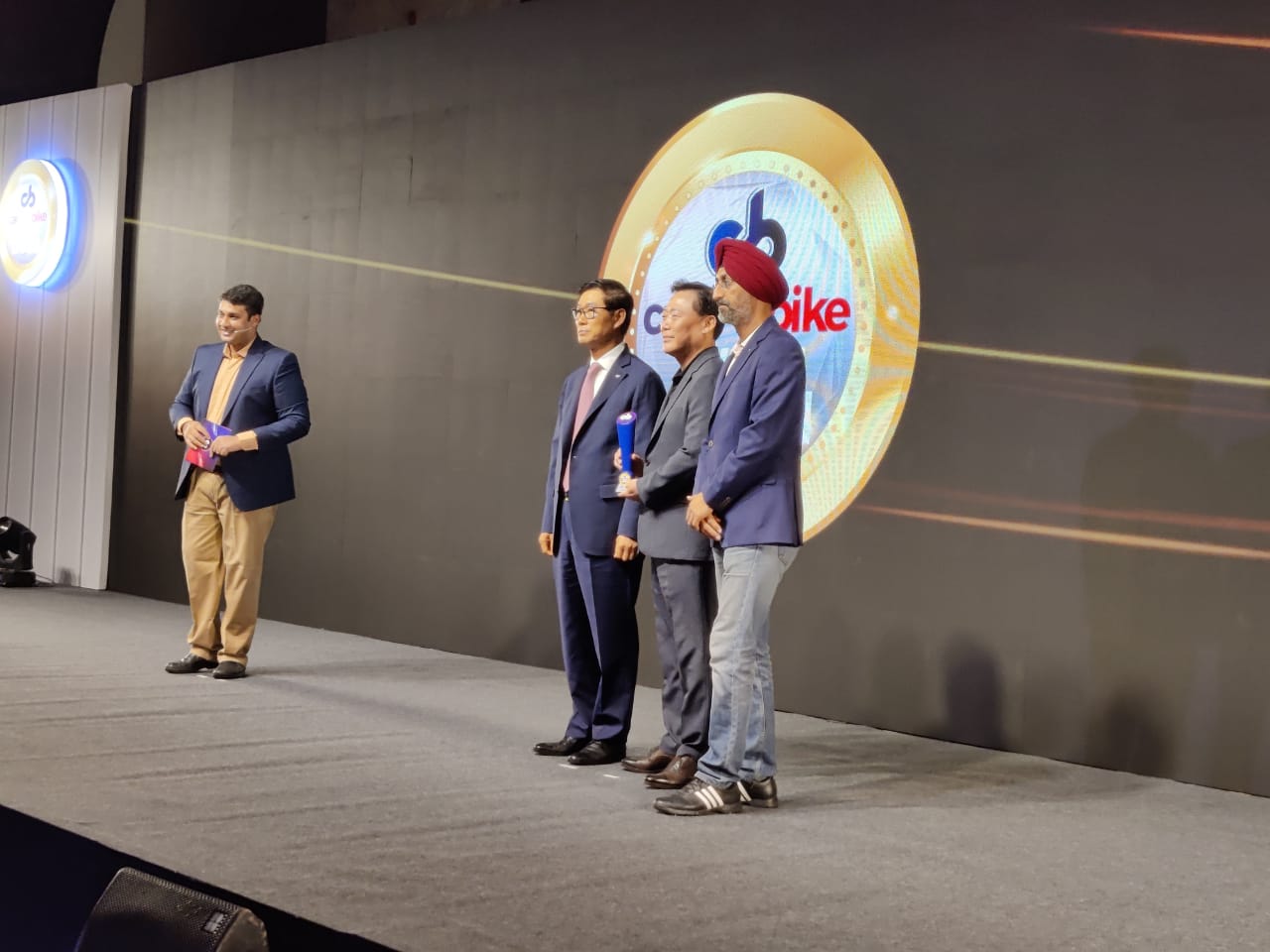 carandbike Awards 2021: Kia Carnival Wins MPV Of The Year