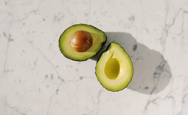 Avocado For Diabetes: डायबिटीज मरीजों के लिए फायदेमंद है एवोकाडो का सेवन, जानें खाने का तरीका और समय