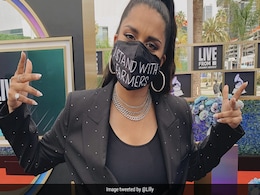 Grammy 2021 में किसानों के समर्थन वाला मास्क लगाकर पहुंचीं यूट्यूबर लिली सिंह, कहा- 'मुझे पता है यहां...' Grammy 2021 में किसानों के समर्थन वाला मास्क लगाकर पहुंचीं यूट्यूबर लिली सिंह, कहा- 'मुझे पता है यहां...'
