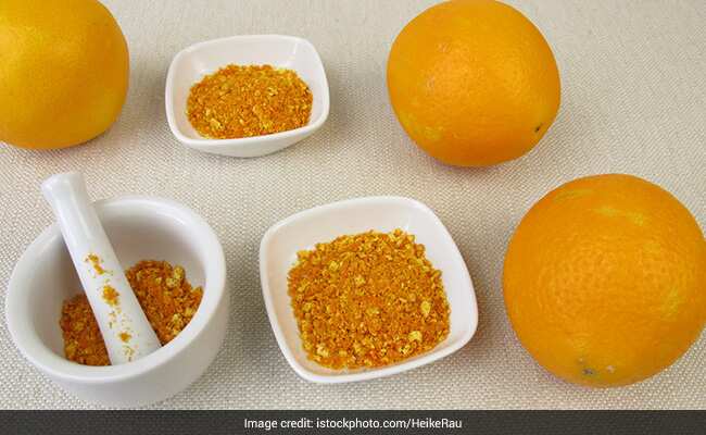 Skin Care Tips: चेहरे पर लगाए तीन हेल्दी फलों के छिलके, स्किन प्रॉब्लम्स रहेंगी दूर मिलेगी चमकदार त्वचा