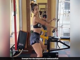 Malaika Arora ने जिम में वर्कआउट के दौरान यूं किया डांस, बार-बार देखा जा रहा Video Malaika Arora ने जिम में वर्कआउट के दौरान यूं किया डांस, बार-बार देखा जा रहा Video