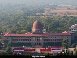 Women Can Take NDA Exam, Says Supreme Court, Slams "Mindset Problem" Women Can Take NDA Exam, Says Supreme Court, Slams "Mindset Problem"