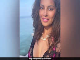 बिपाशा बसु ने मालदीव के जंगलों में चलाई साइकिल, Video देखकर फैन्स ने यूं दिया रिएक्शन बिपाशा बसु ने मालदीव के जंगलों में चलाई साइकिल, Video देखकर फैन्स ने यूं दिया रिएक्शन