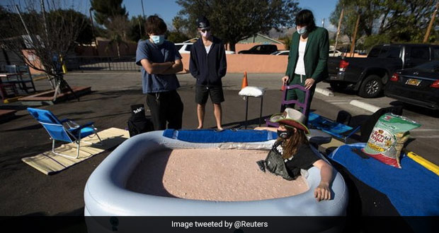 Man Sits In A Pool Of Beans For 24 Hours To Save His Favourite Restaurant; Watch Viral Video
