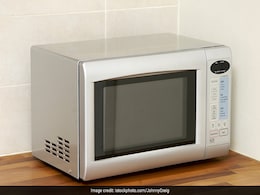 Roast, Grill And Bake On A Budget With Convection Microwaves Under Rs 15,000 Roast, Grill And Bake On A Budget With Convection Microwaves Under Rs 15,000