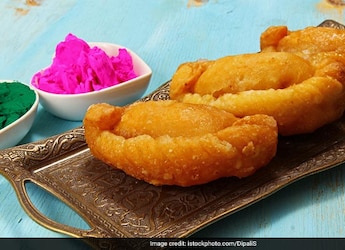 Man Promises Diwali Mithai To Every Delivery Agent, Twitter Appreciates Man Promises Diwali Mithai To Every Delivery Agent, Twitter Appreciates