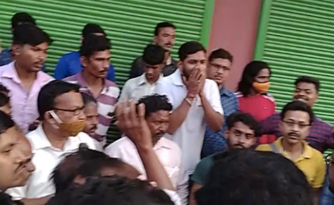 2 BJP Ministers Surrounded By Angry Party Workers In Singur Over Ticket