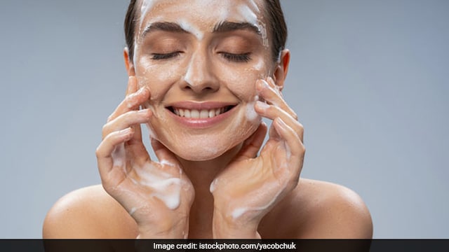 The facewash you use on your skin must be appropriate for your skin type