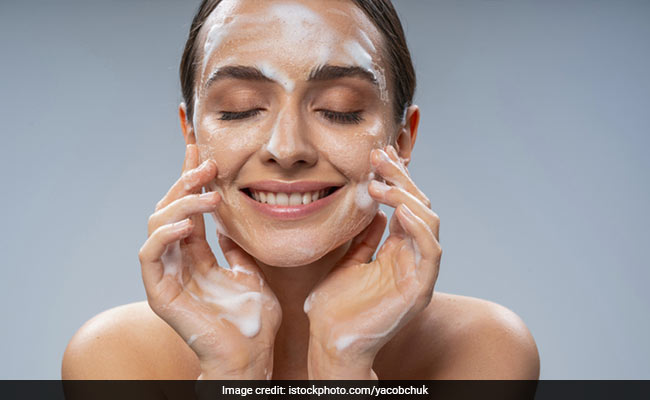 The facewash you use on your skin must be appropriate for your skin type