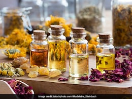 अरोमाथेरेपी क्या है? कैसे इसके जरिए हो रहा है कई रोगों का इलाज, जानें इसके फायदे अरोमाथेरेपी क्या है? कैसे इसके जरिए हो रहा है कई रोगों का इलाज, जानें इसके फायदे