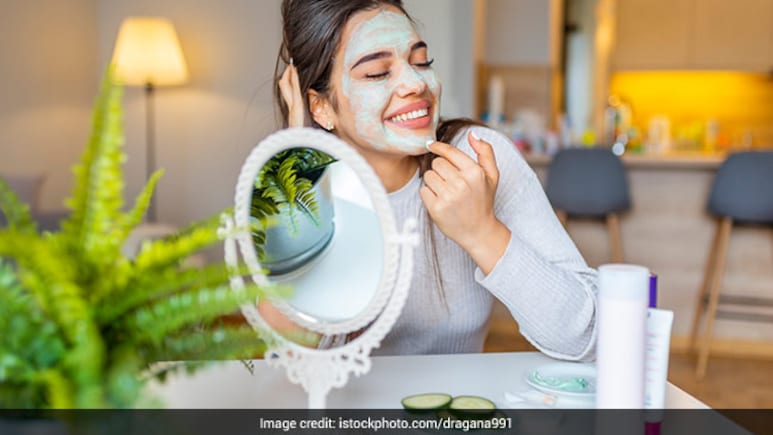 स्किन प्रॉब्लम से निजात पाने के लिए क्या आप भी लगाती हैं चावल फेस मास्क? जानिए इसके बड़े नुकसान स्किन प्रॉब्लम से निजात पाने के लिए क्या आप भी लगाती हैं चावल फेस मास्क? जानिए इसके बड़े नुकसान