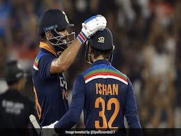 Ind vs Eng: ईशान किशन ने अर्धशतक ठोकने के बाद नहीं उठाया बल्ला, कोहली चिल्लाए - 'ओए, पहला मैच है तेरा...' देखें Video Ind vs Eng: ईशान किशन ने अर्धशतक ठोकने के बाद नहीं उठाया बल्ला, कोहली चिल्लाए - 'ओए, पहला मैच है तेरा...' देखें Video