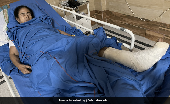 "Pushed By 4-5 Men": Mamata Banerjee Injured, In Hospital
