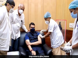 BJP Leaders Devendra Fadnavis, Pravin Darekar Get First Dose Of Covid Vaccine BJP Leaders Devendra Fadnavis, Pravin Darekar Get First Dose Of Covid Vaccine
