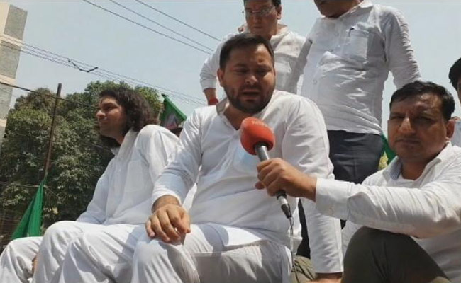 "If You Ask For Jobs...": Tejashwi Yadav's Patna Protest March Baton-Charged