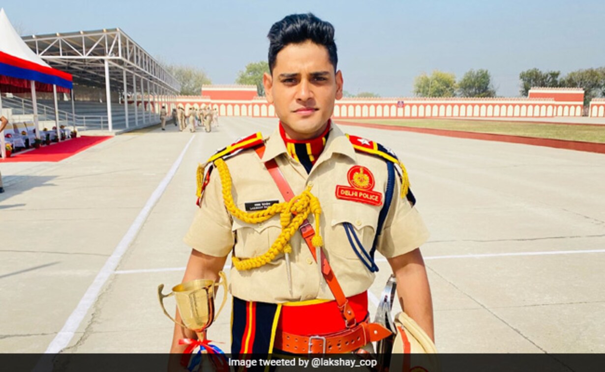 IPS Officer Lakshay Pandey's Mantra For Acing UPSC Exam, Minimum Books,  Maximum Revision