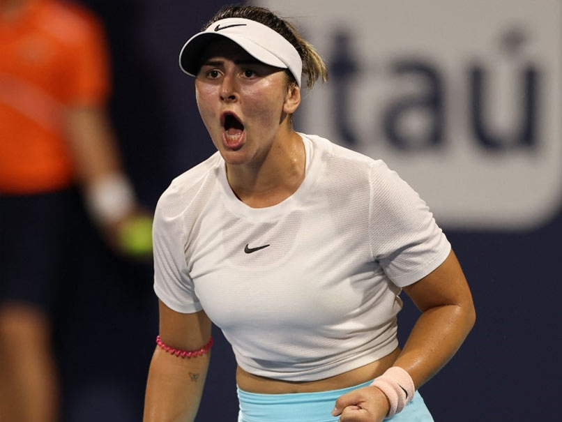 Watch: Bianca Andreescu's "Absolutely Incredible" Forehand Winner vs Garbine Muguruza At Miami Open Watch: Bianca Andreescu's "Absolutely Incredible" Forehand Winner vs Garbine Muguruza At Miami Open