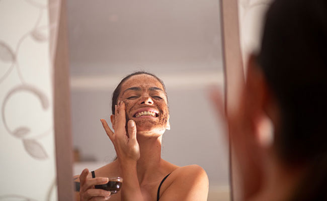 10 Best Face scrubs For Acne Prone Skin