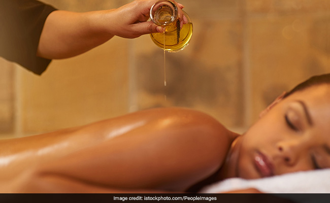 10 Best Body Massage Oils To Rejuvenate Your Skin