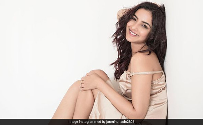 Jasmin Bhasin की तस्वीरों पर Aly Goni का आया कमेंट, कहा- हाय ब्यूटीफुल..देखें Photos