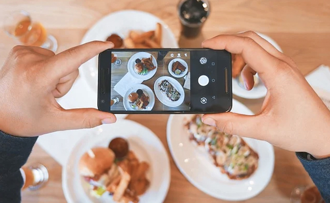 Pub Plays A Savage Prank On Influencer Asking For Free Food