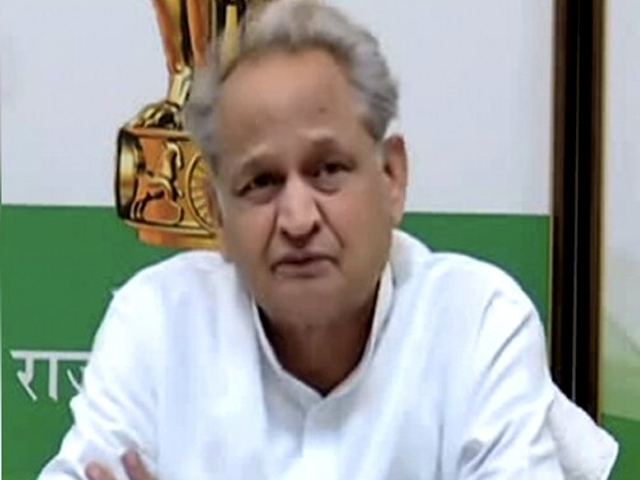 REET EXAM Today : राजस्थान में रीट एग्जाम को लेकर 16 जिलों में इंटरनेट, एसएमएस बंद REET EXAM Today : राजस्थान में रीट एग्जाम को लेकर 16 जिलों में इंटरनेट, एसएमएस बंद