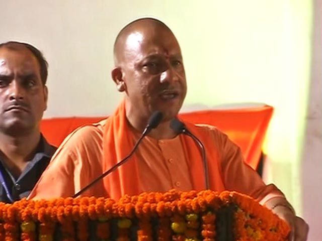 चित्रकूट जेल में कैदियों के बीच हुई गैंगवार पर CM योगी सख्त, जेल अधीक्षक और जेलर सस्पेंड
