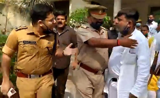 "वे मेरी हत्या करा देंगे": BJP विधायक ने यूपी के वरिष्ठ आईपीएस पर लगाया हमले का आऱोप