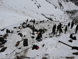 उत्तराखंड: भारत चीन सीमा के पास ग्लेशियर टूटा, 10 लोगों की मौत, 384 को सुरक्षित निकाला गया उत्तराखंड: भारत चीन सीमा के पास ग्लेशियर टूटा, 10 लोगों की मौत, 384 को सुरक्षित निकाला गया