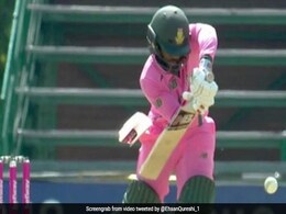 SA vs PAK: पाकिस्तानी गेंदबाज ने गोली की रफ्तार से फेंकी तूफानी गेंद, दो हिस्सों में टूट गया बल्ला..देखें Video SA vs PAK: पाकिस्तानी गेंदबाज ने गोली की रफ्तार से फेंकी तूफानी गेंद, दो हिस्सों में टूट गया बल्ला..देखें Video