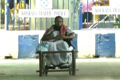 "Unconstitutional": Mamata Banerjee's Dharna Today Over Campaign Ban "Unconstitutional": Mamata Banerjee's Dharna Today Over Campaign Ban