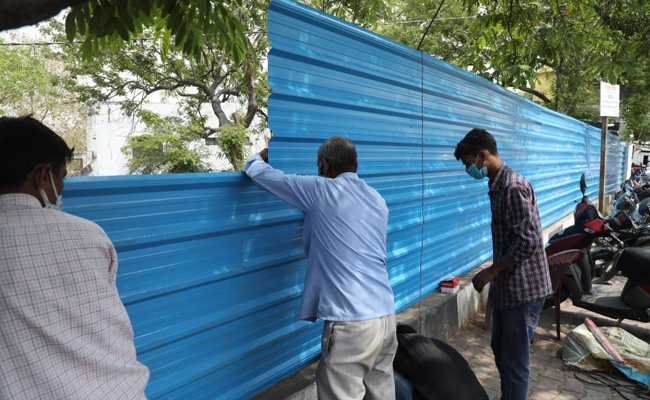 कोरोना प्रकोप के बीच लखनऊ के श्‍मशान घाट का वीडियो सामने आने के बाद 'लीपापोती' में जुटा प्रशासन