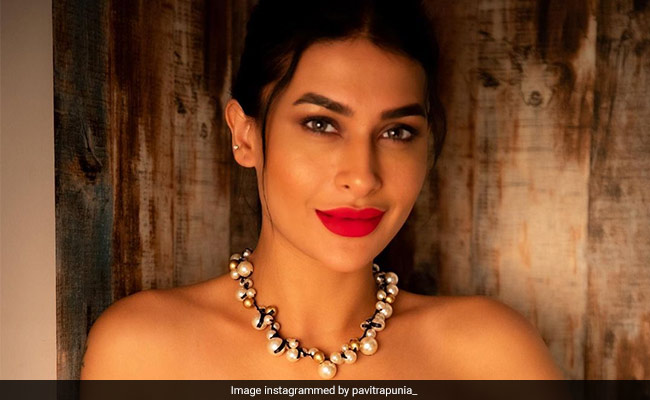 From Printed Dresses To Bright Pouts, Pavitra Punia Is All The Summer Fashion Inspiration We Need