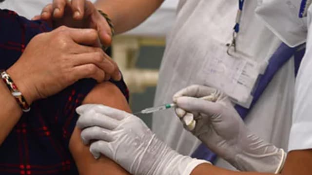 Cervical Cancer: The DCGI gave the vaccination the go-ahead in July, according to the SII.