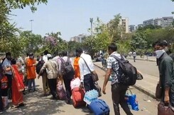 Huge Queues At Lokmanya Tilak Terminus In Mumbai Huge Queues At Lokmanya Tilak Terminus In Mumbai
