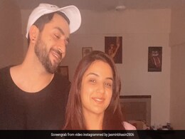 Jasmin Bhasin ने Aly Goni से पूछा- मेरे डैडी को कौन मनाएगा? तो फैंस बोले- हमें ले चलना..देखें Video Jasmin Bhasin ने Aly Goni से पूछा- मेरे डैडी को कौन मनाएगा? तो फैंस बोले- हमें ले चलना..देखें Video