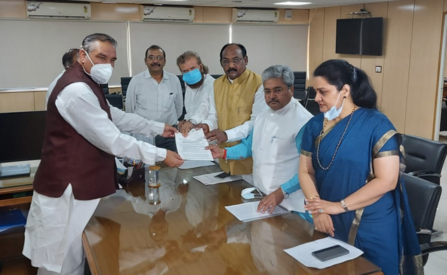 बंगाल चुनाव: TMC नेता सुजाता मंडल के कथित कमेंट के खिलाफ बीजेपी ने SC आयोग में की शिकायत