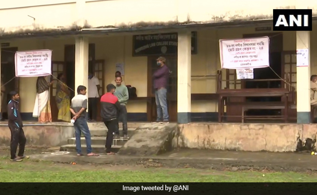 Pics: Second Phase Of Voting For West Bengal And Assam Assembly Elections Begins