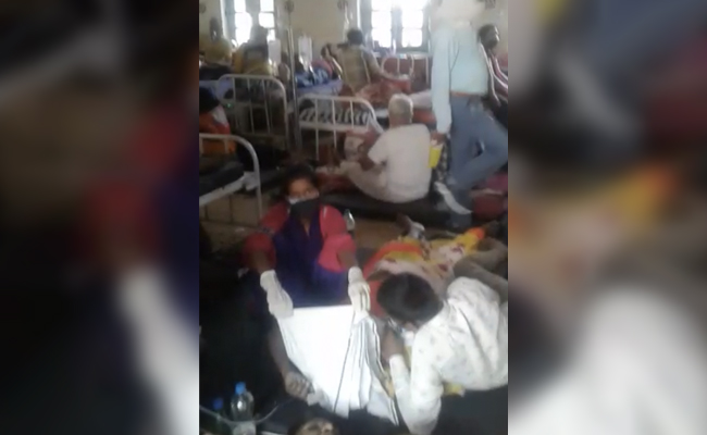 कोरोना संक्रमित युवक की मौत के बाद शव दो घंटे तक अस्पताल में रखा