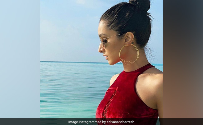 Move Over Red Velvet Cake When You’ve Got Shraddha Kapoor’s Red Velvet Bikini