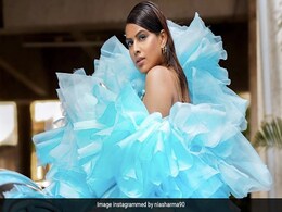Nia Sharma ने स्काई ब्लू ड्रेस में कराया Photo Shoot, कार पर चढ़कर दिये पोज- Viral हुईं Photos Nia Sharma ने स्काई ब्लू ड्रेस में कराया Photo Shoot, कार पर चढ़कर दिये पोज- Viral हुईं Photos