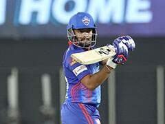 DC vs KKR: पृथ्वी शॉ ने एक ओवर में जड़े 6 चौके तो एक्ट्रेस ने किया रिएक्ट, बोलीं- Proud of You.."