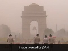 Strong dust storm and rain in Delhi, traffic jam in some areas