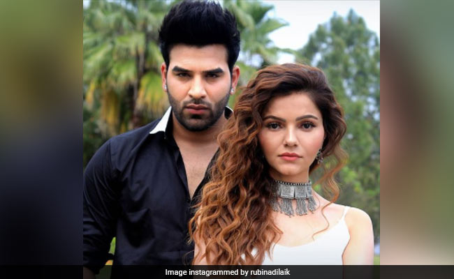 Galat Song: रुबिना दिलैक और पारस की एक्टिंग तो असीस कौर की सिंगिंग का चला जादू, देखें शानदार Video